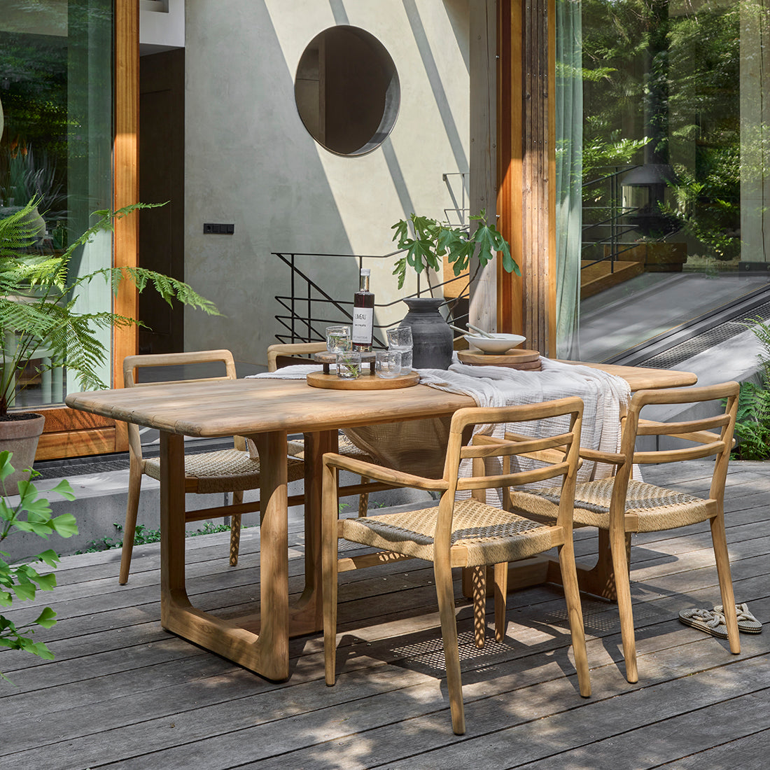 Table de jardin en teck recyclé 240 cm ovale et naturelle