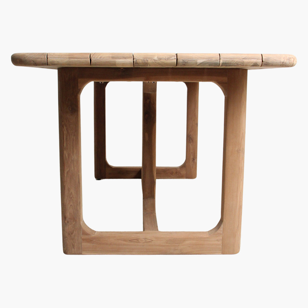 Table de jardin en teck recyclé 240 cm ovale et naturelle