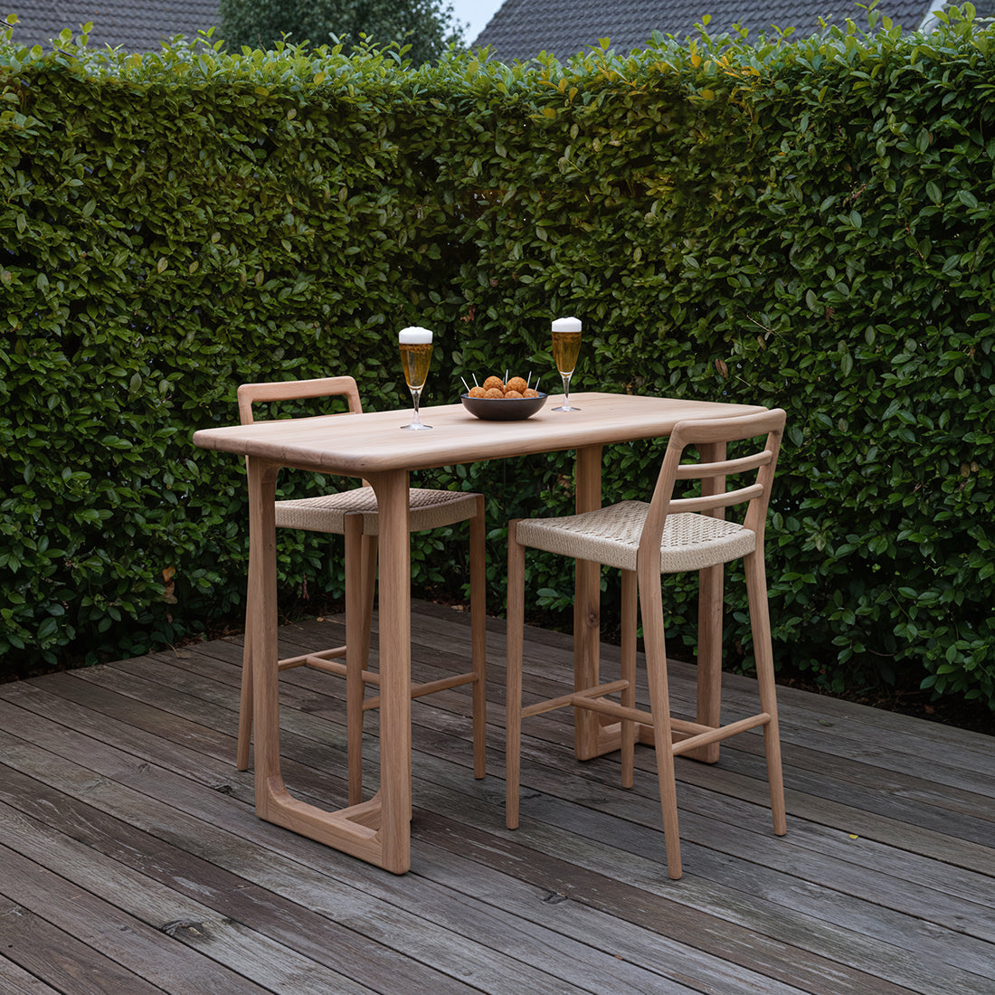 Table haute en teck recyclé coins arrondis terrasse intérieure – 160x80x105 cm