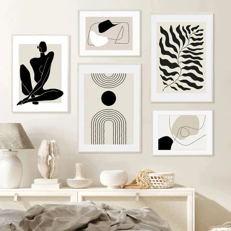 Mural artistique abstrait avec toile beige et noire motifs cercles et lignes