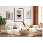 Intérieur de salon chaleureux avec affiche murale géométrique sur toile Set de 3