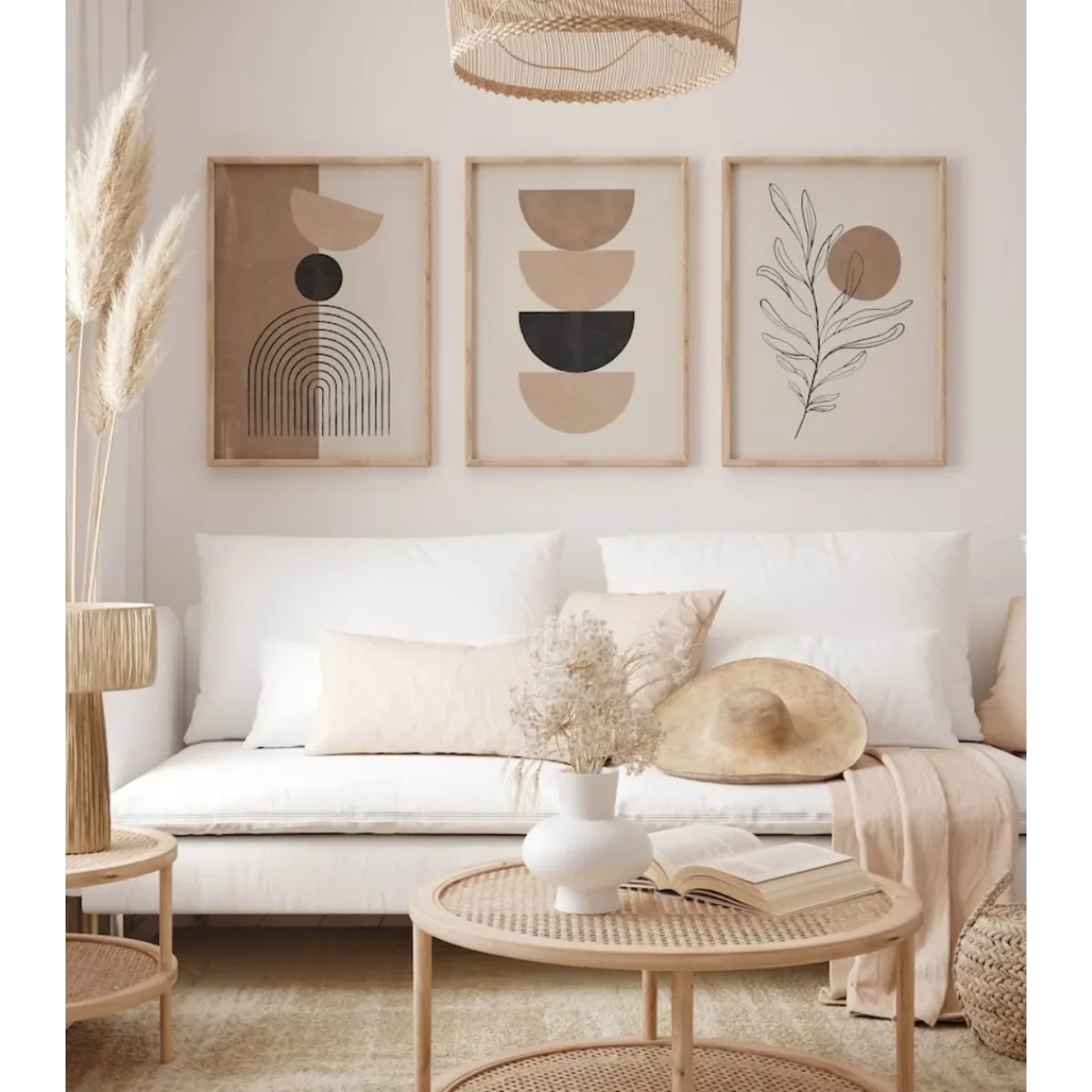 Décor de salon en tons neutres avec affiche murale géométrique sur toile Set de 3
