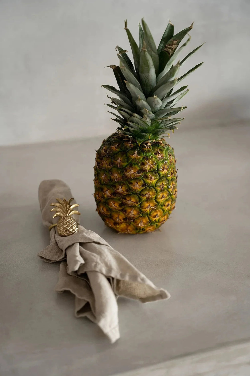 Anneau de serviette en laiton – Motif ananas doré