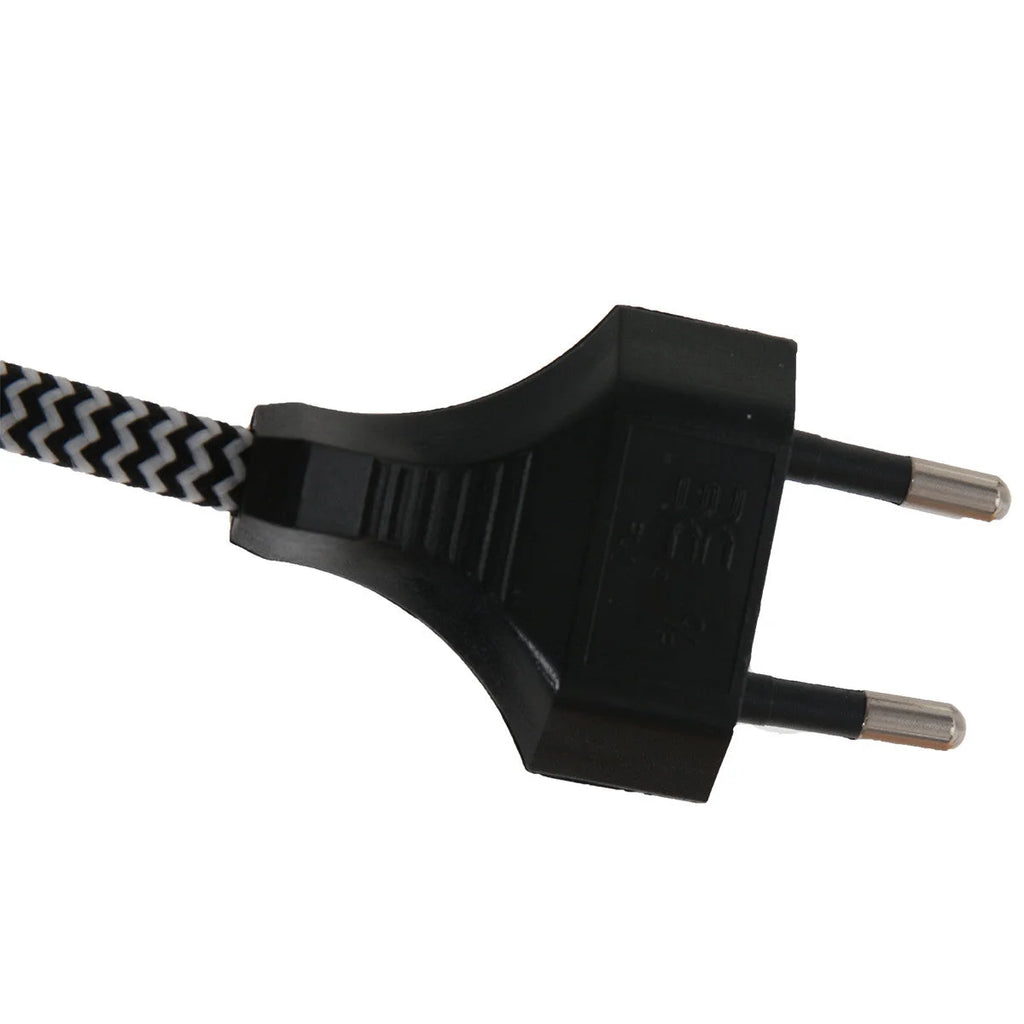 Prise électrique européenne noire à deux broches avec câble tressé noir et blanc
