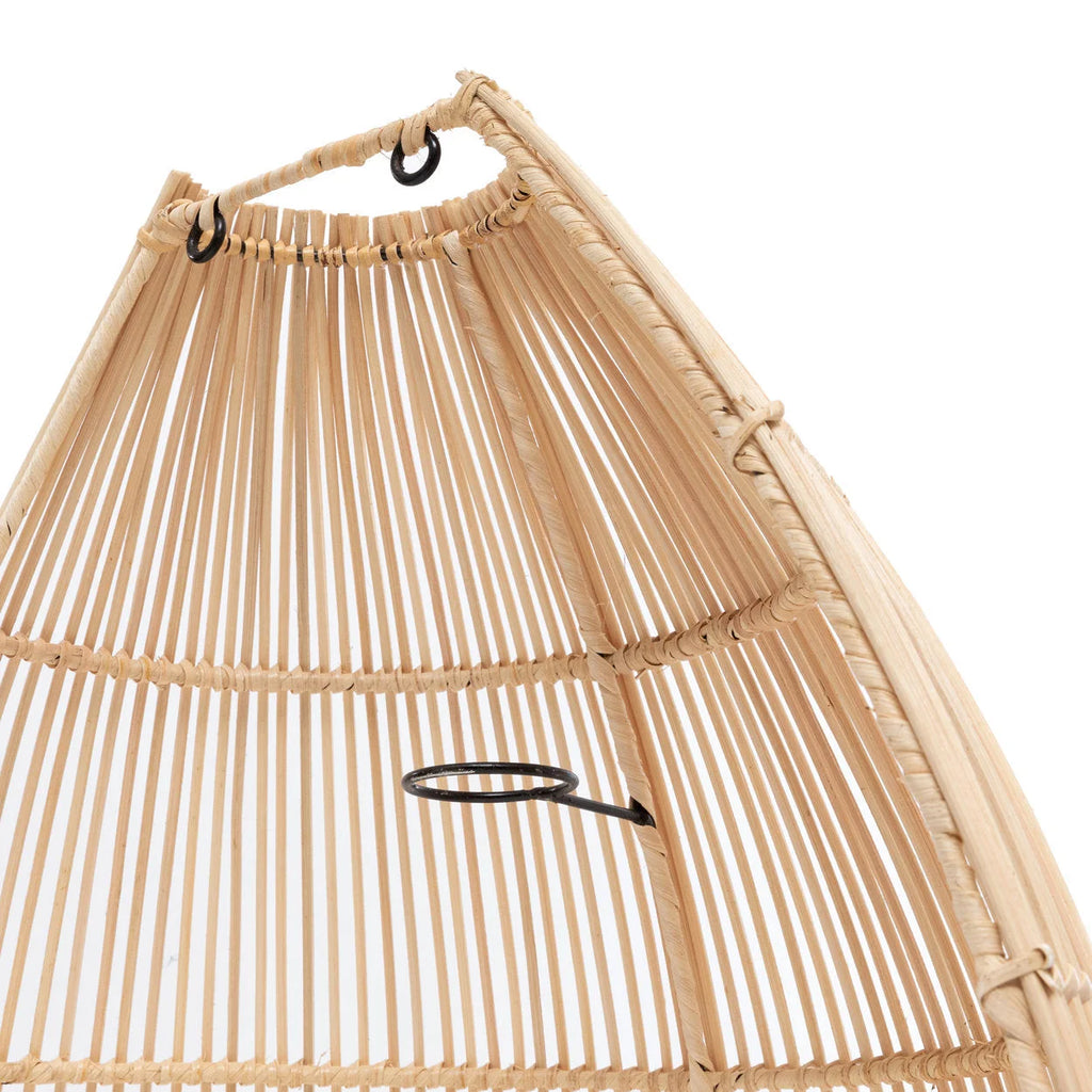 Porte en bois cintrée patinée avec heurtoir cœur et applique rotin conique H55 cm