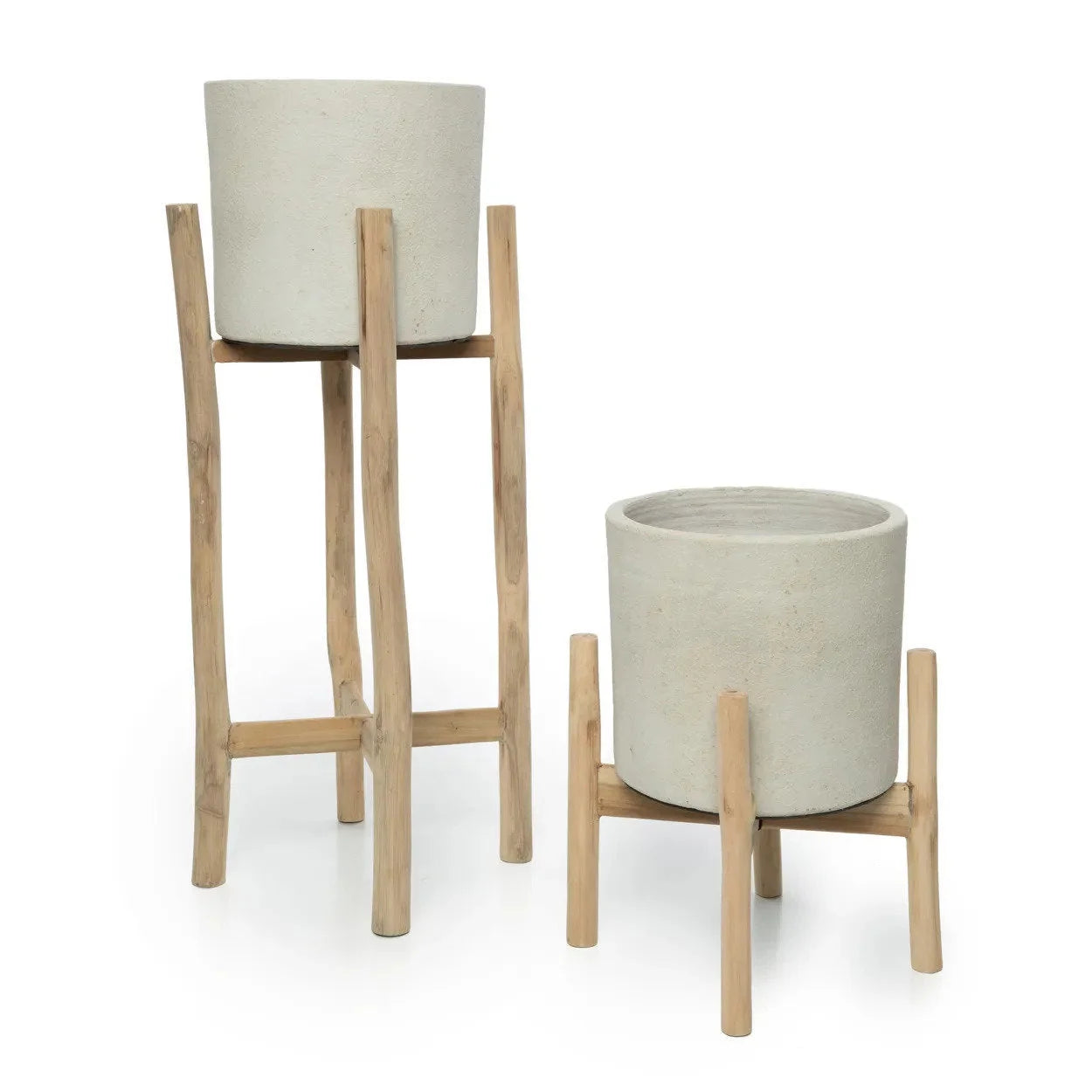 Paire de cache-pots cylindriques en céramique beige avec supports en bois naturel