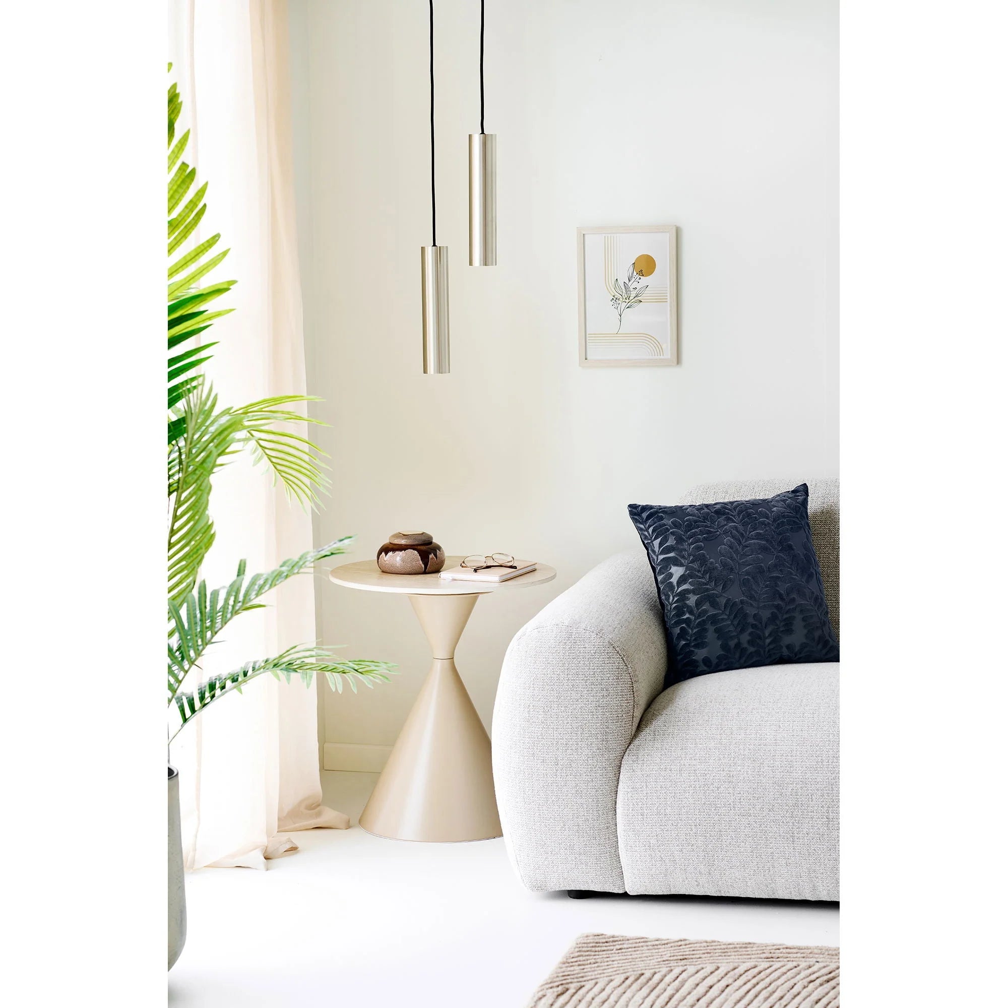 Table d’appoint conique beige minimaliste en set de 3 cadres déco murale bois clair motifs graphiques