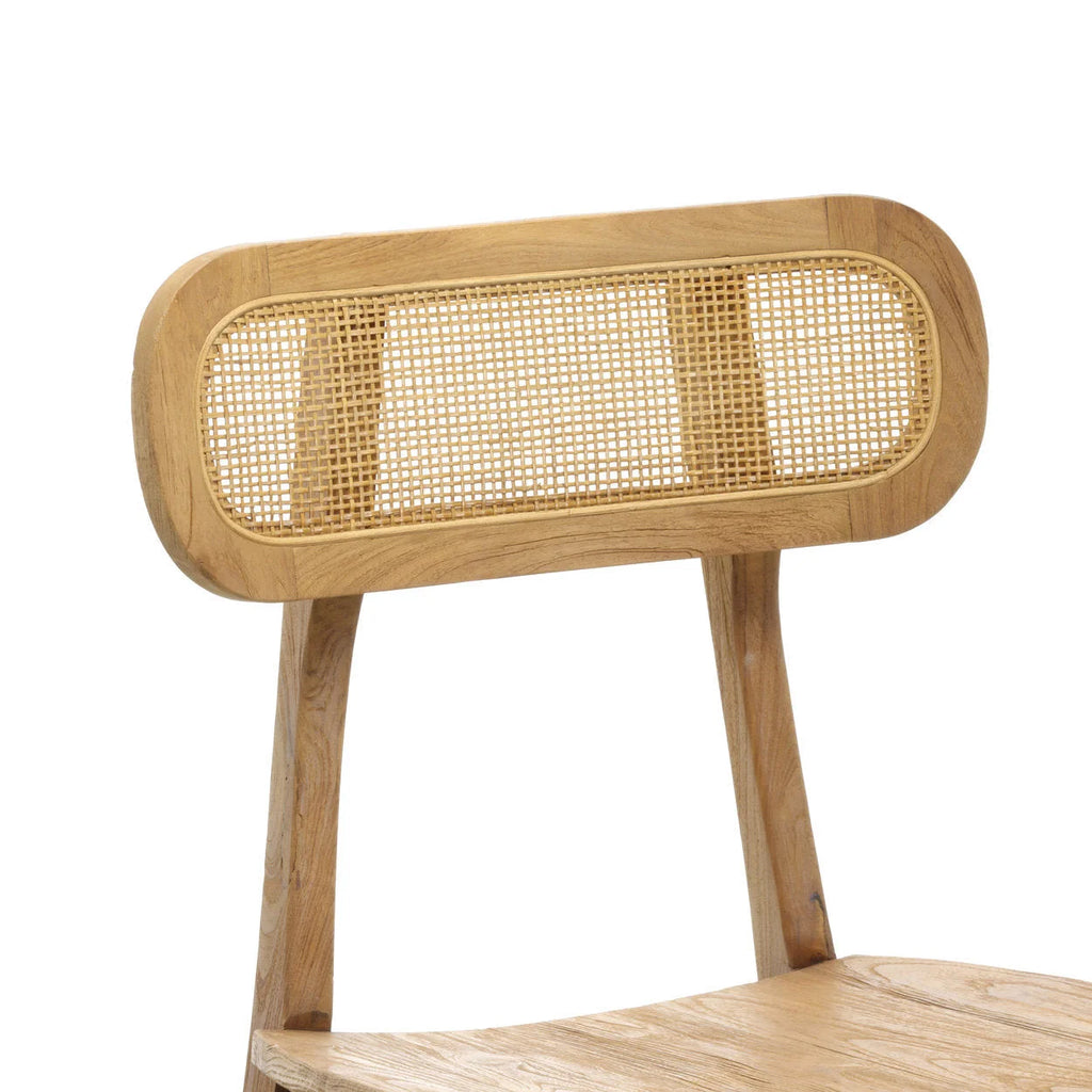 Chaise en bois clair avec dossier ovale en rotin ajouré