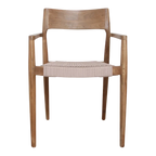 Paire de chaises en teck naturel avec accoudoirs et assise en corde beige