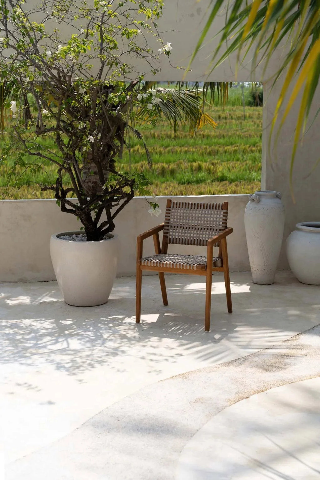 Chaise en teck recyclé avec accoudoirs – Naturel – 54x52 cm