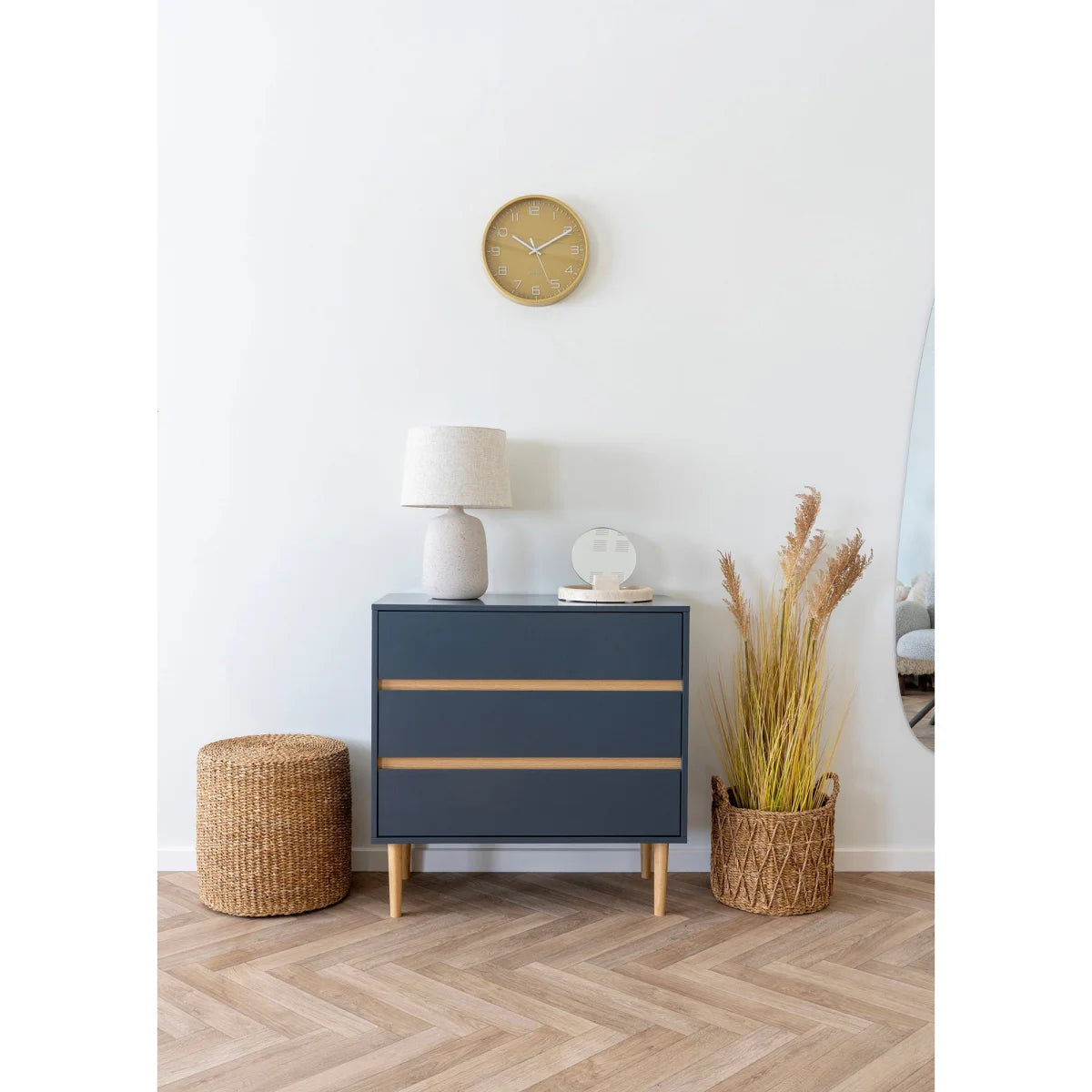 Commode 3 tiroirs bleu marine accents bois clair pieds fuselés 80x40 cm