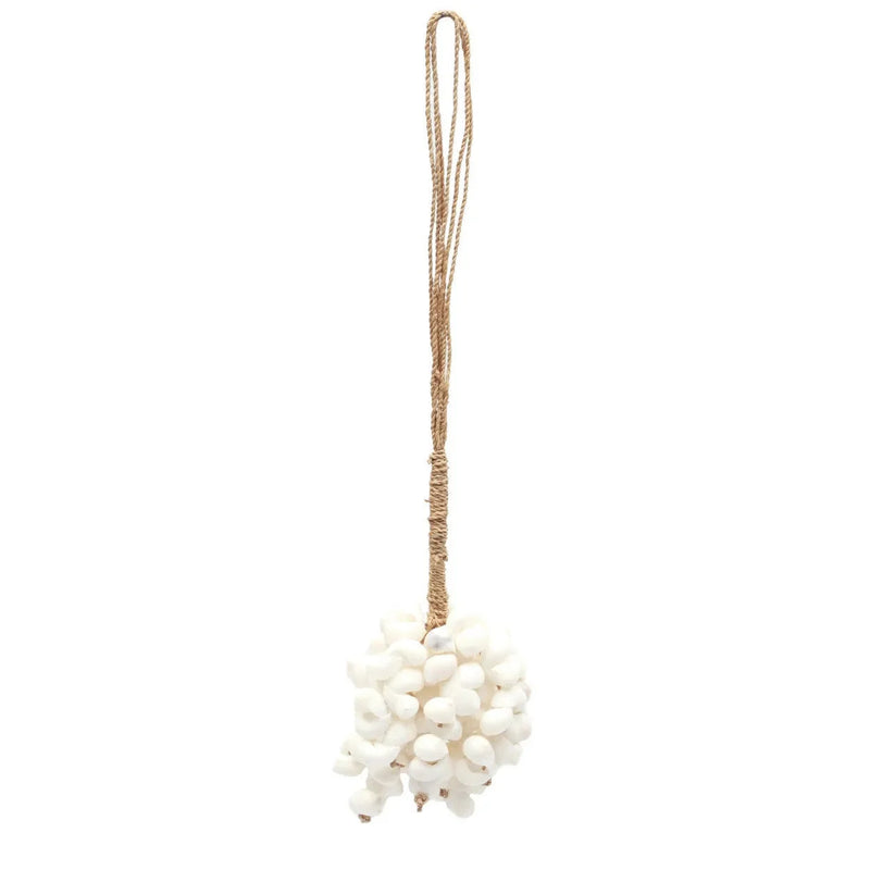 Crochet déco mural en coquillages blancs 40 cm