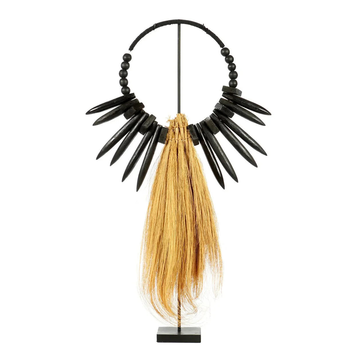 Anneau décoratif en perles noires avec ornements pointus et tassels en fibre naturelle