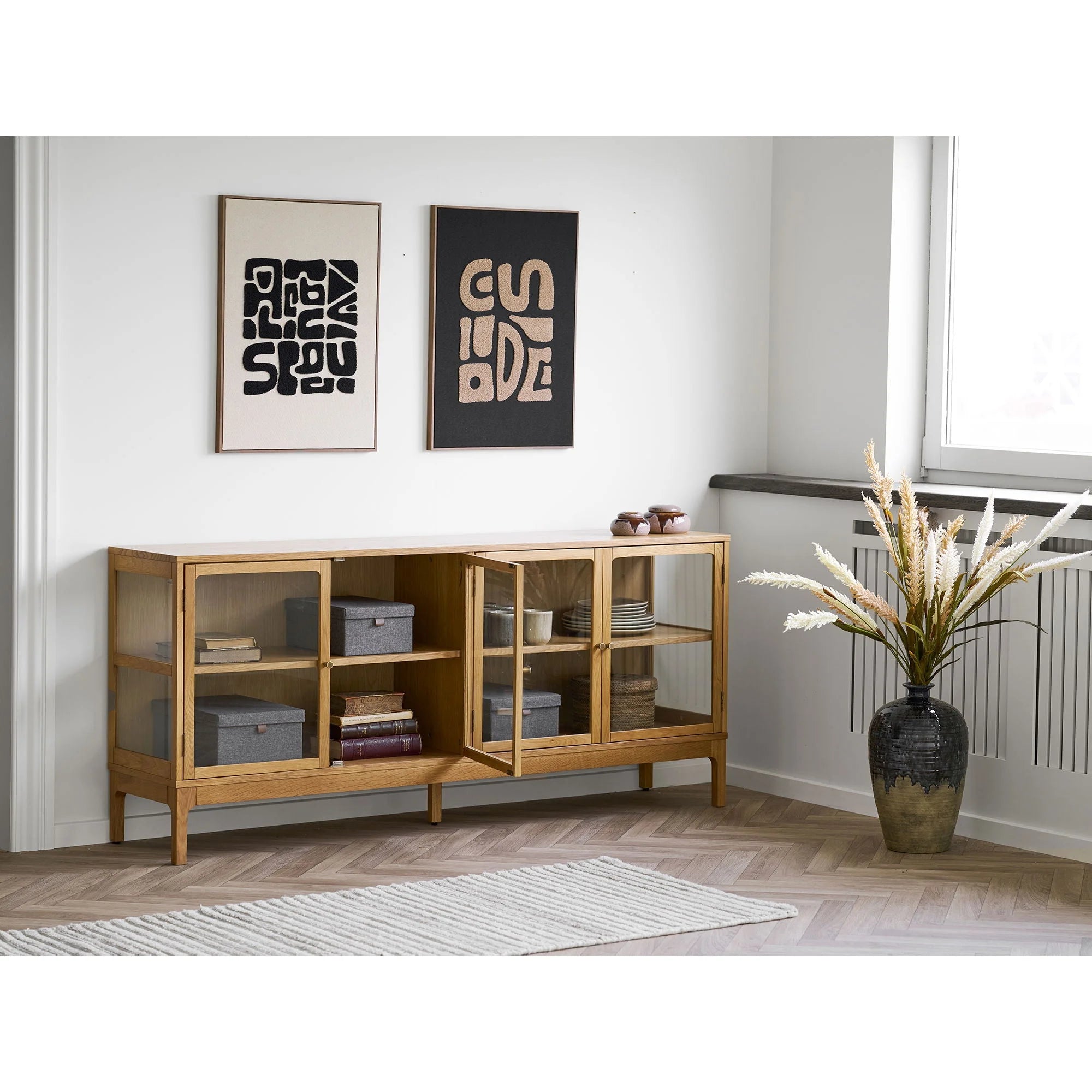 Buffet en bois clair à portes vitrées et étagères ouvertes, 50x70 cm