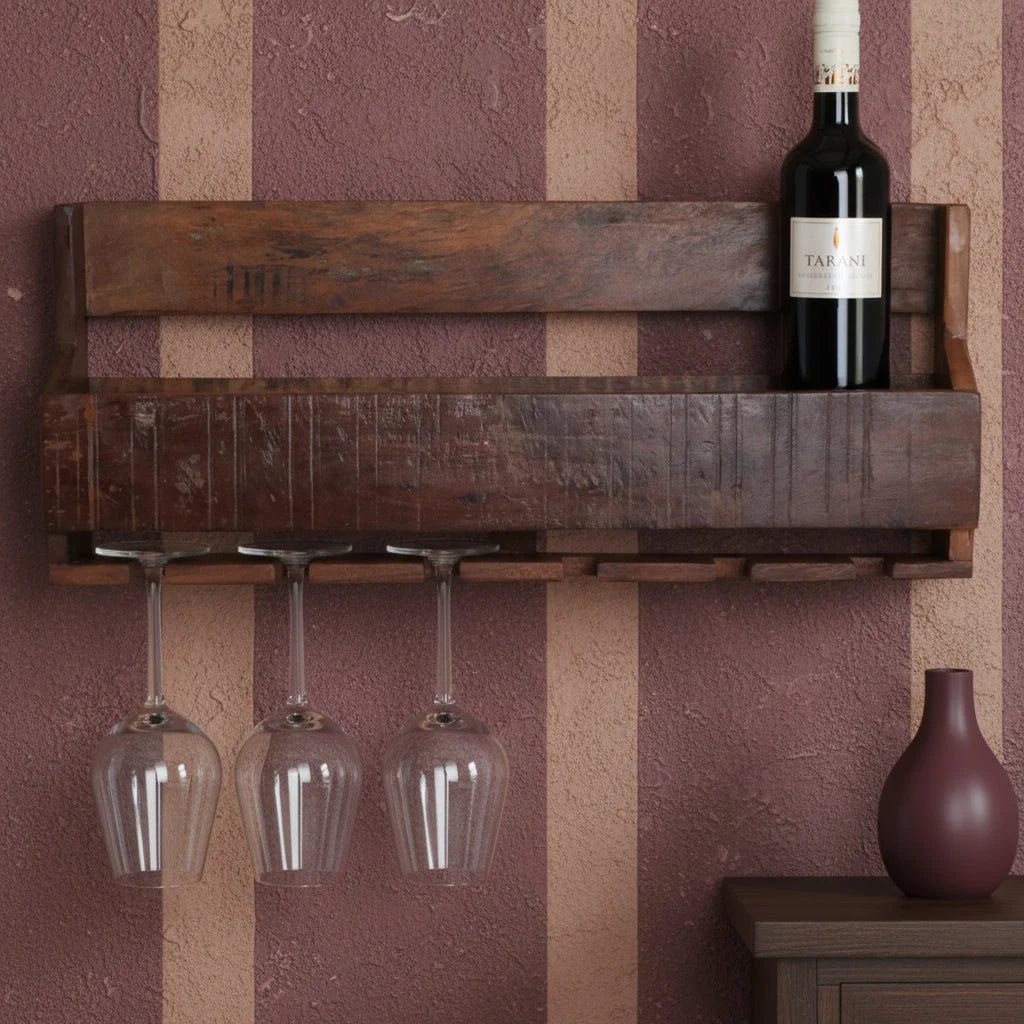 Étagère murale en bois recyclé brun vieilli 60x28 cm avec porte-verres et bouteille Pariani