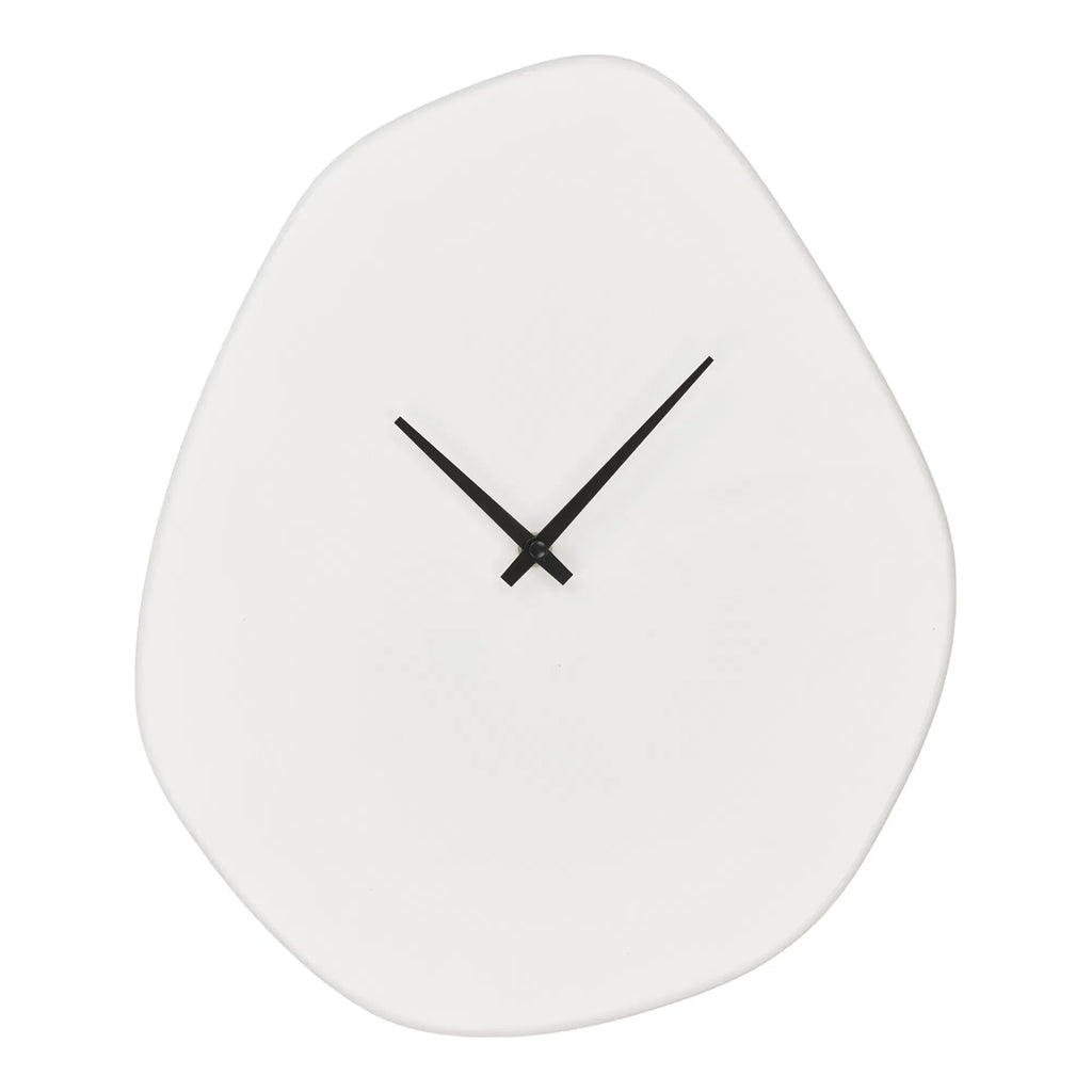 Horloge murale organique en ciment blanc cassé 28x33 cm