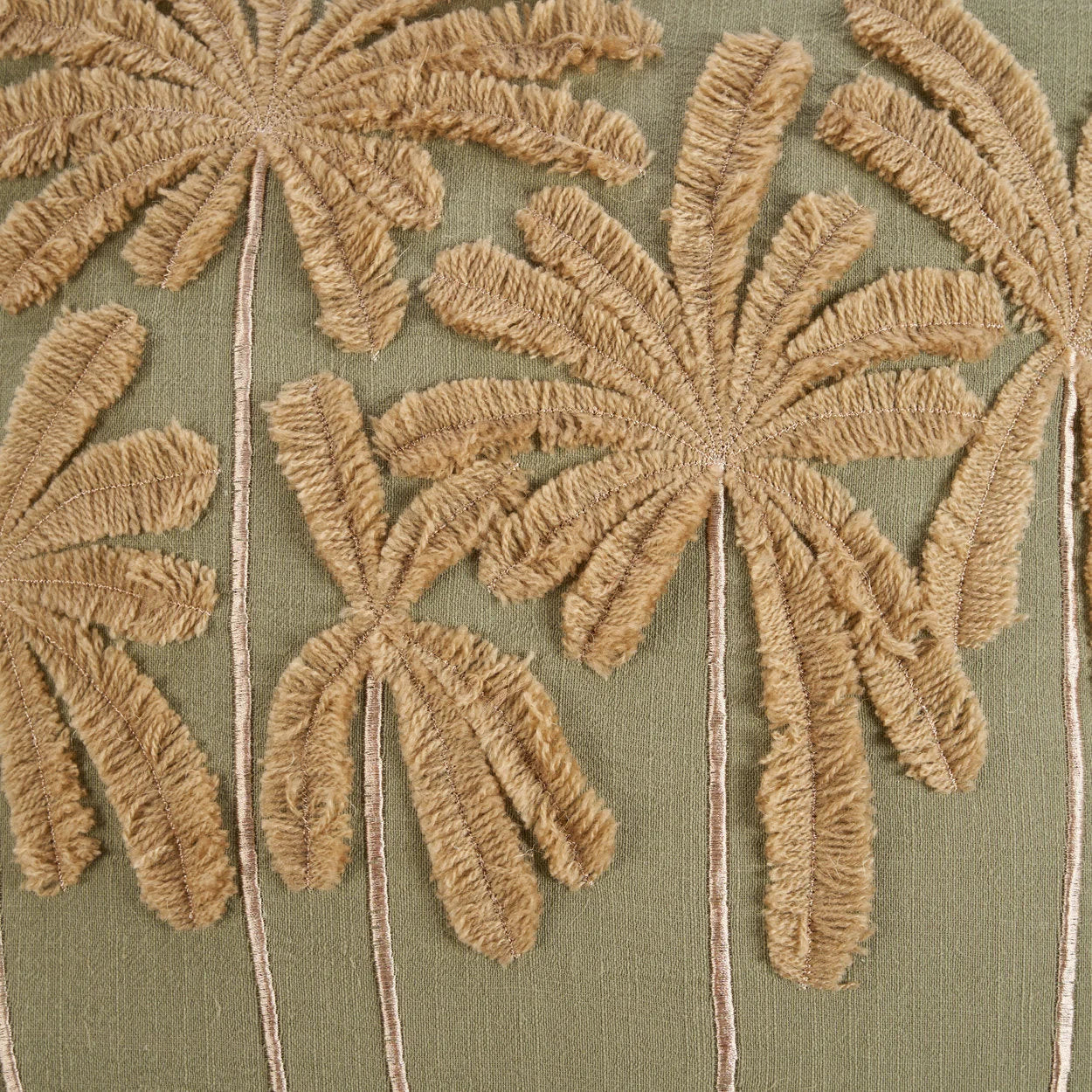 Housse de coussin coton vert olive avec palmiers brodés et franges
