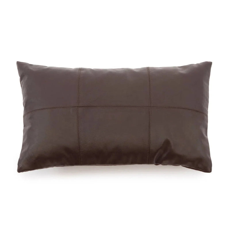 Housse coussin cuir marron  avec coutures décoratives - 30x50 cm
