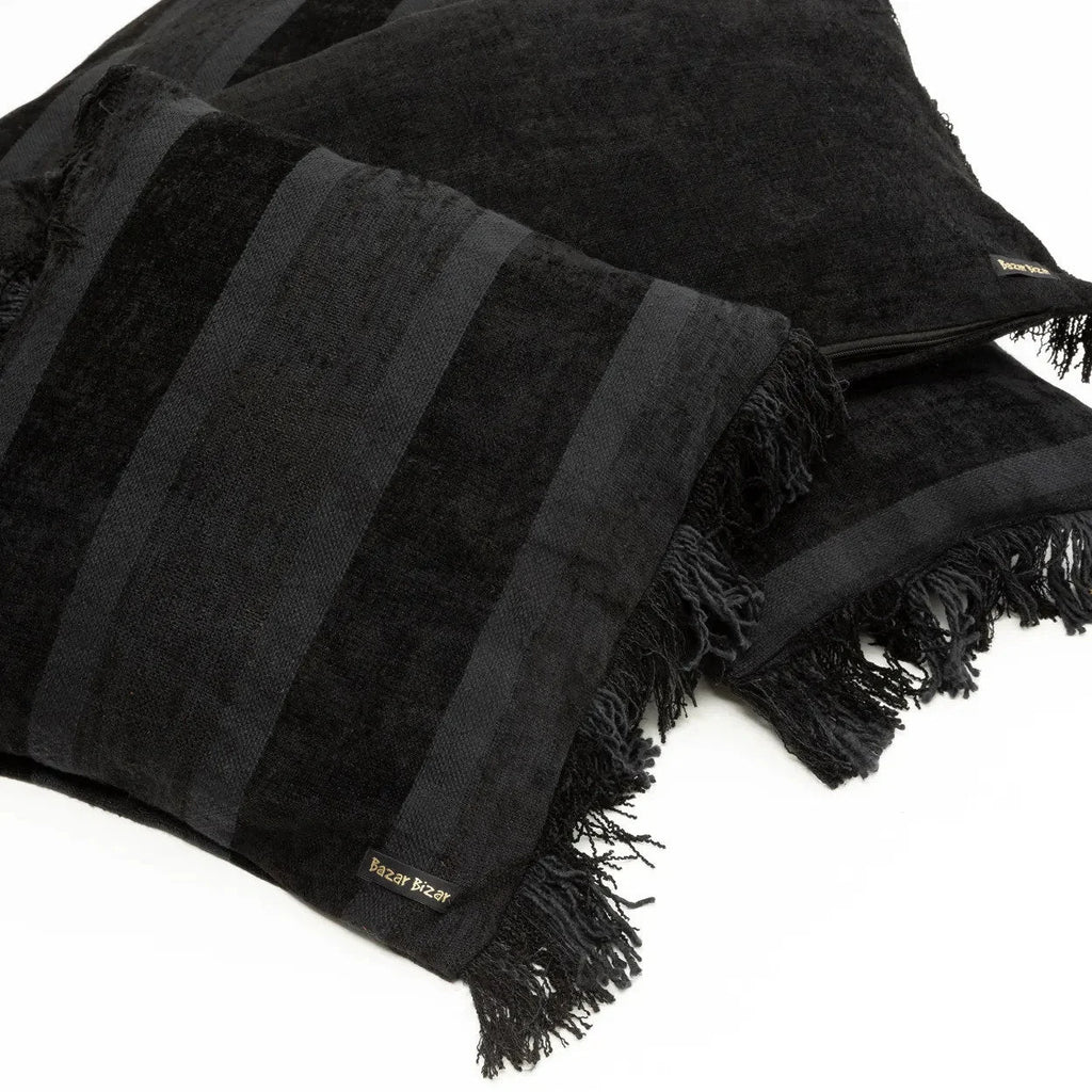 Housse de coussin rectangulaire rayé en velours noir à franges – 30x50 cm