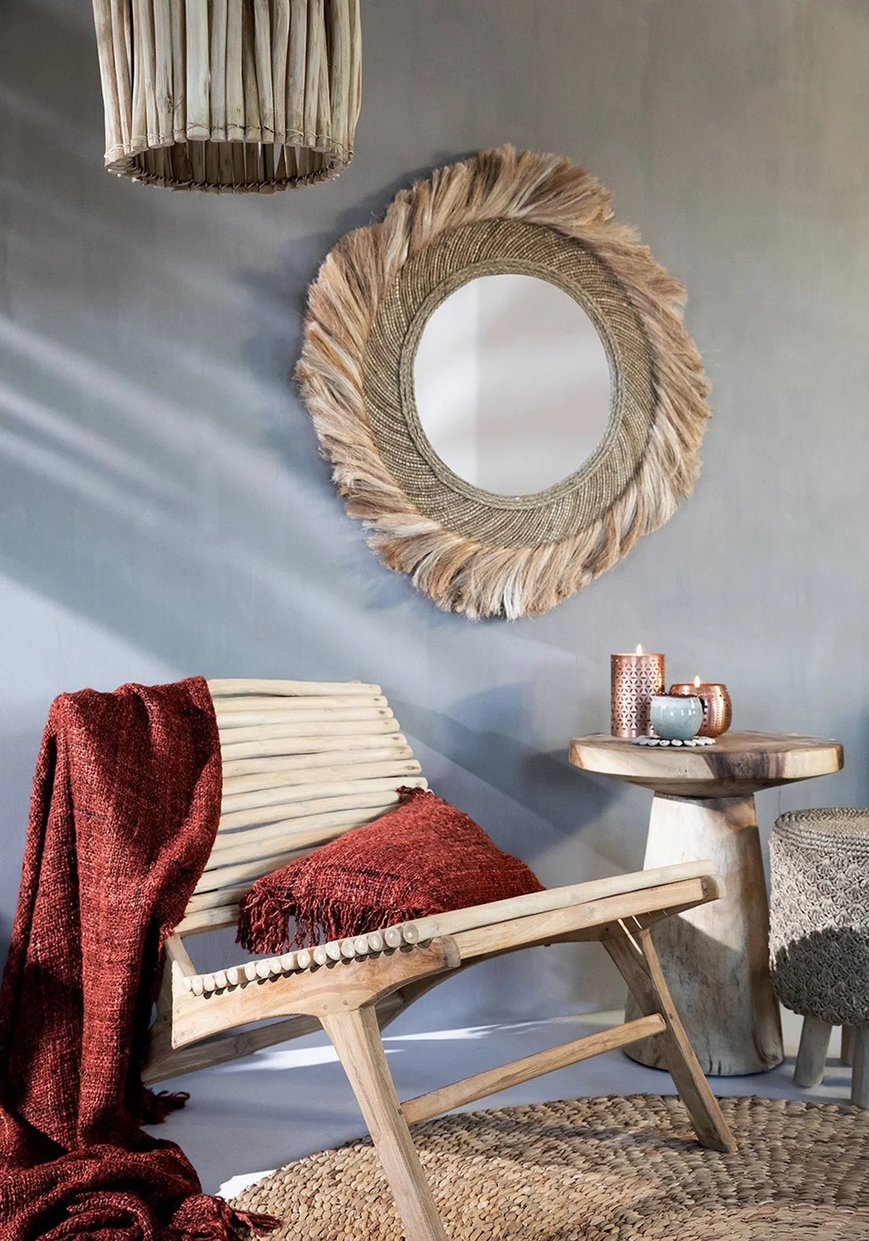 Miroir rond frangé en rotin texturé naturel, tons terreux