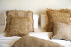 Housse de coussin en velours béton 40x40 cm avec coussins neutres texturés et franges