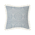 Variante 1 de la housse de coussin bleu géométrique avec franges et motifs géométriques