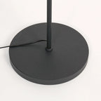 Base de lampe de sol noire mate, tige cylindrique, abat-jour en cannage naturel ajouré H160 cm