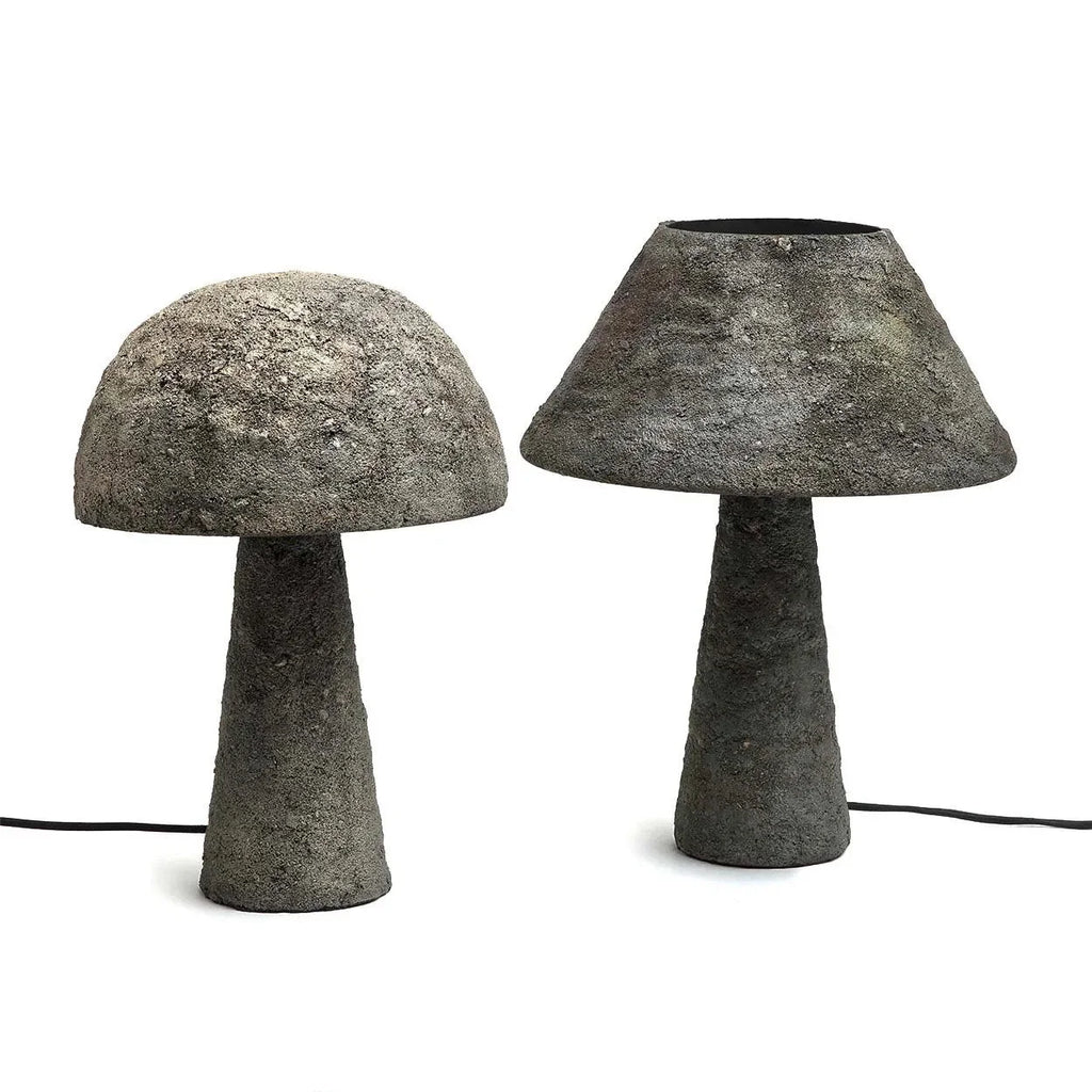 Lampe à poser en béton gris texture brute forme conique – H38 cm