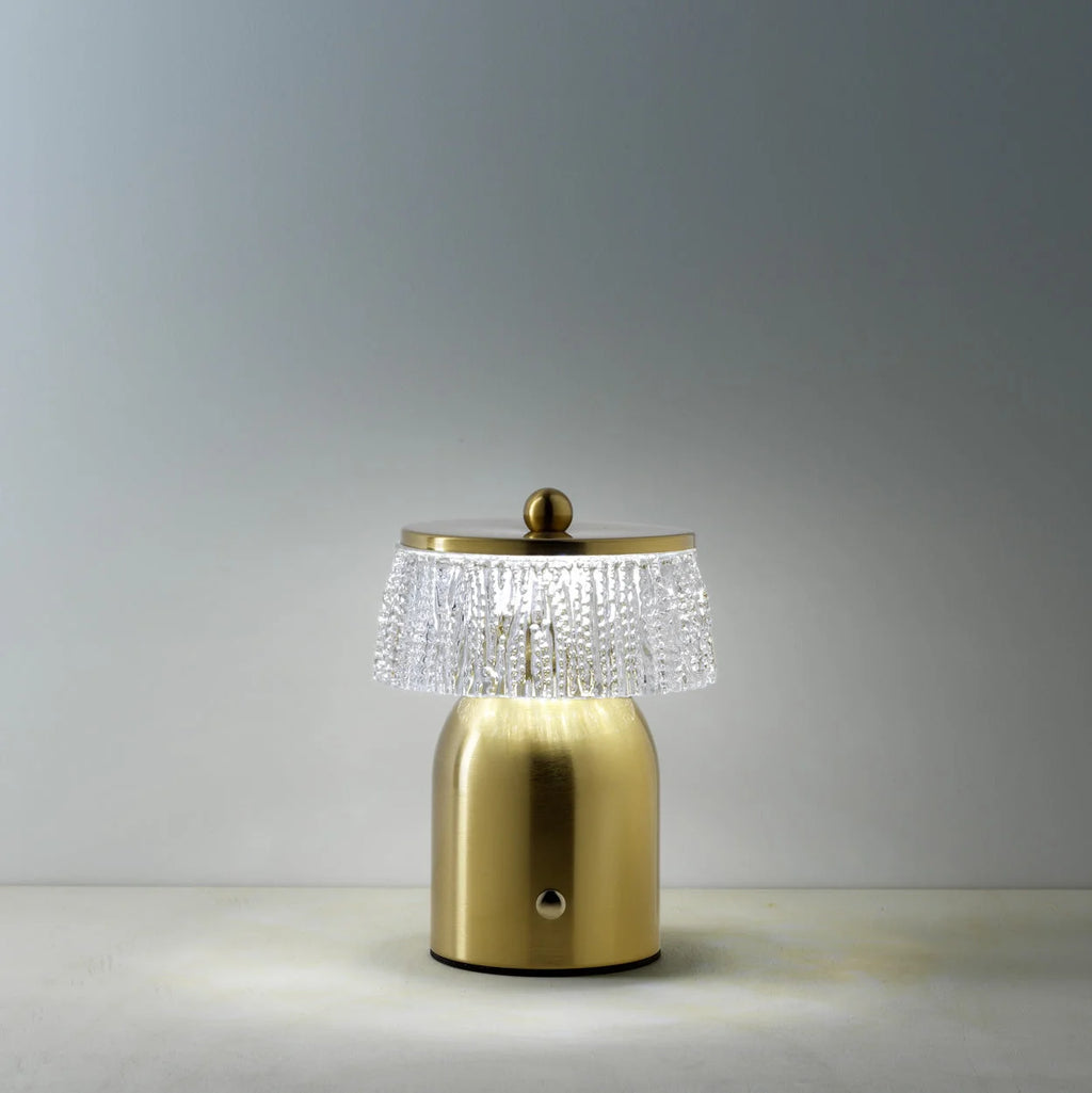 Lampe champignon en laiton brossé, verre strié et franges de cristaux, H16 cm