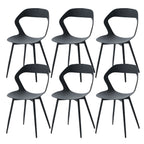 Ensemble de 6 chaises contemporaines noires avec pieds en métal, photographiées sur fond blanc.