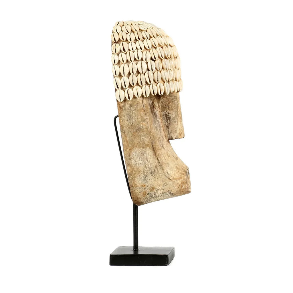 Masque décoratif en bois et coquillages africain sur support noir 40 cm