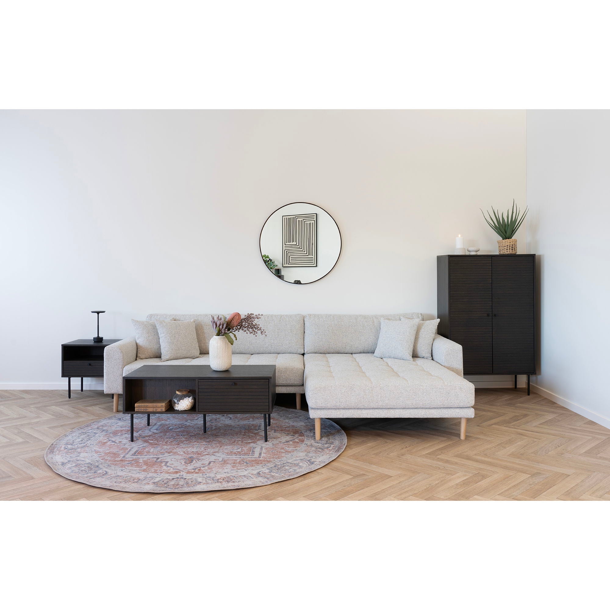 Canapé sectionnel gris clair capitonné pieds bois avec meuble TV bas 100x50 cm