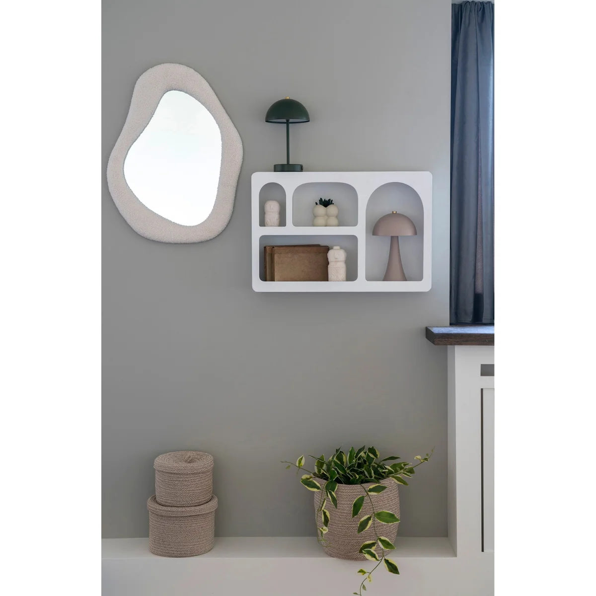Miroir mural organique en verre cadre bouclé écru 46x61 cm