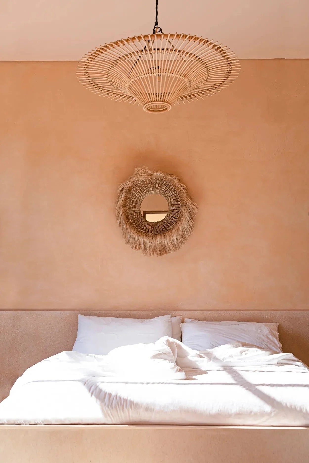 Miroir mural rond en abaca tressé bordure frangée naturel – Ø25 cm