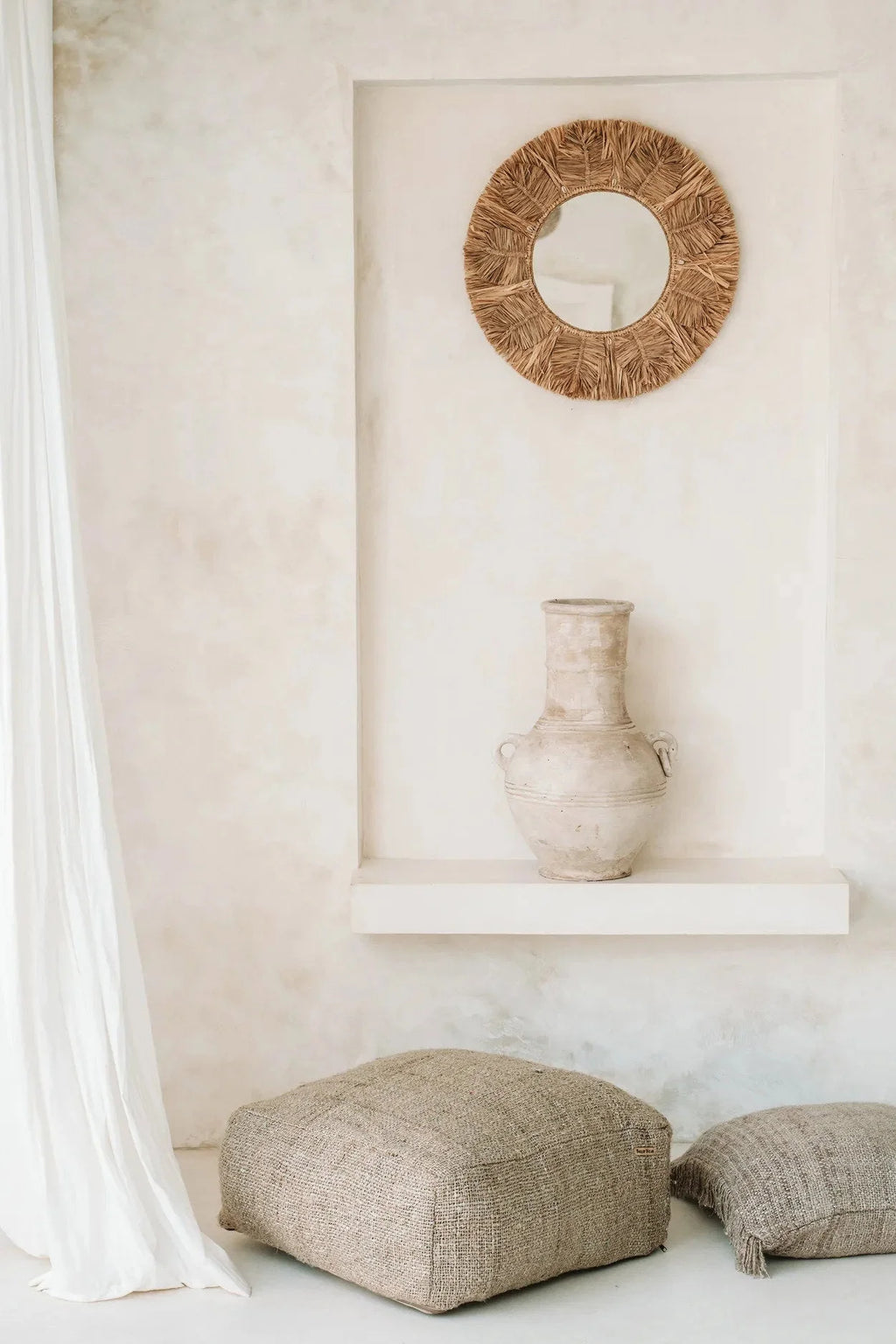 Miroir mural rond avec cadre en raphia naturel et coquillages, 60 cm