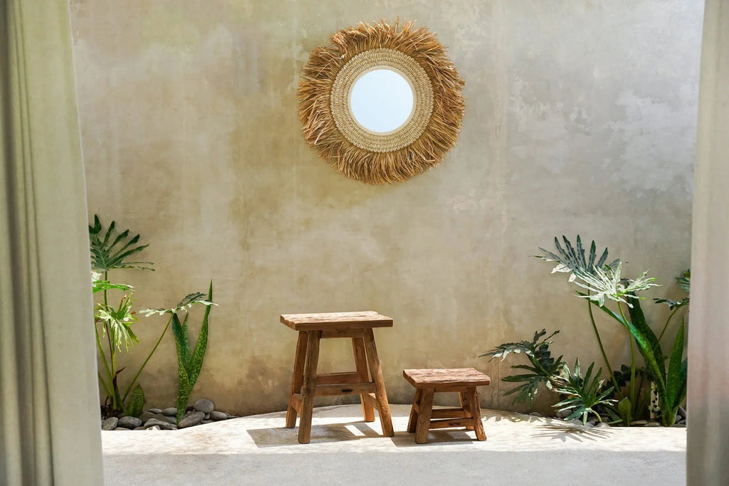Miroir rond 75 cm en raphia et coquillages naturels blancs avec franges pour décoration intérieure