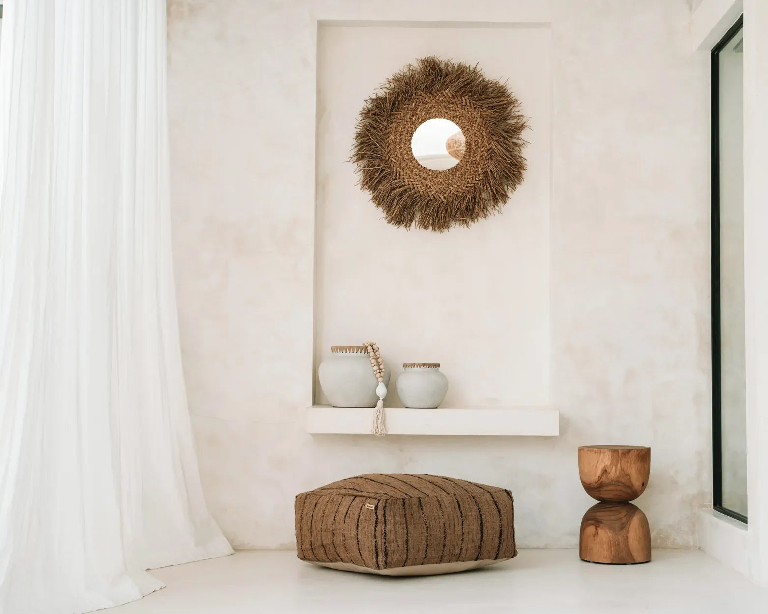 Miroir rond mural en jacinthe d’eau naturelle avec franges dans intérieur bohème