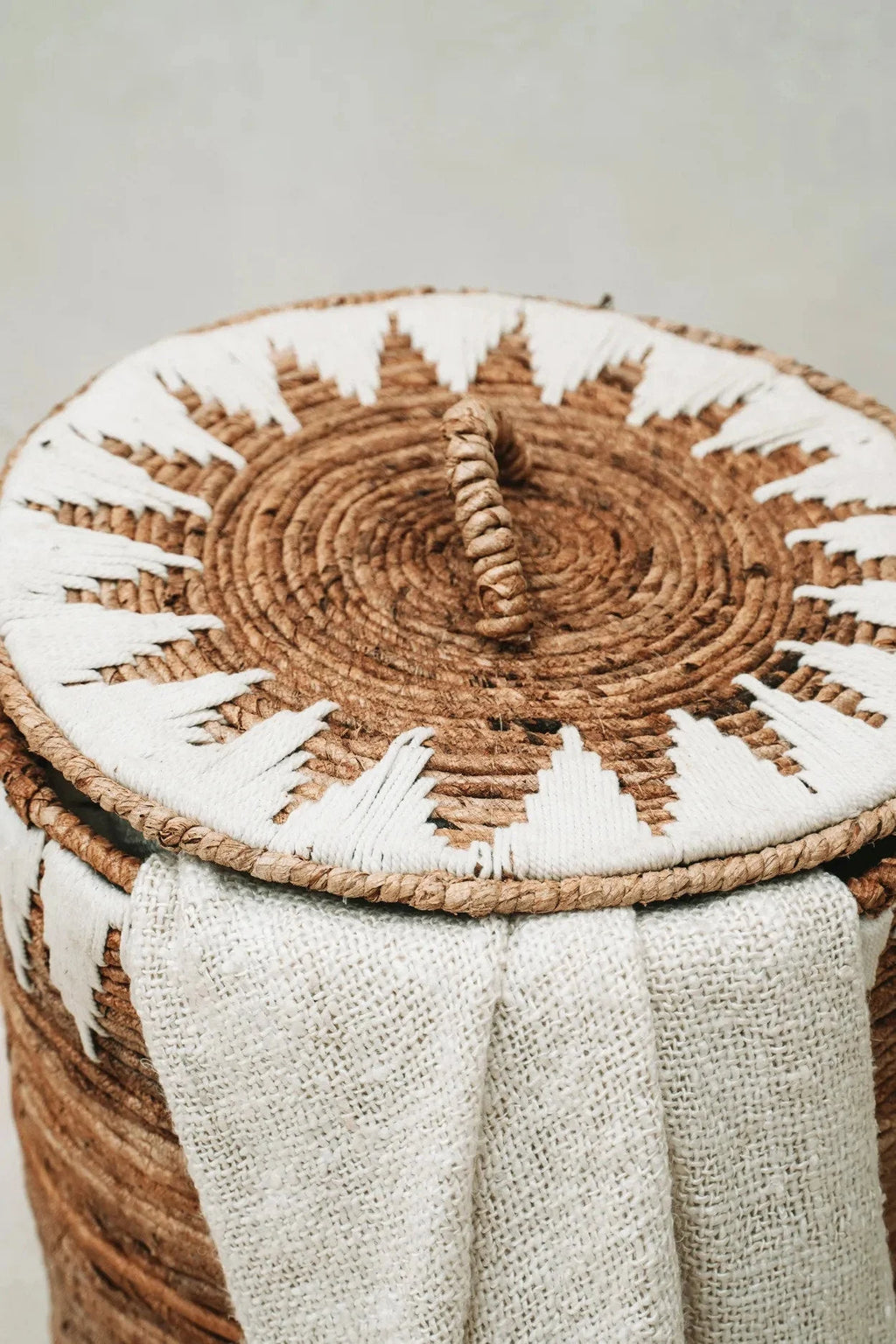 Panier à linge en feuille de bananier avec couvercle