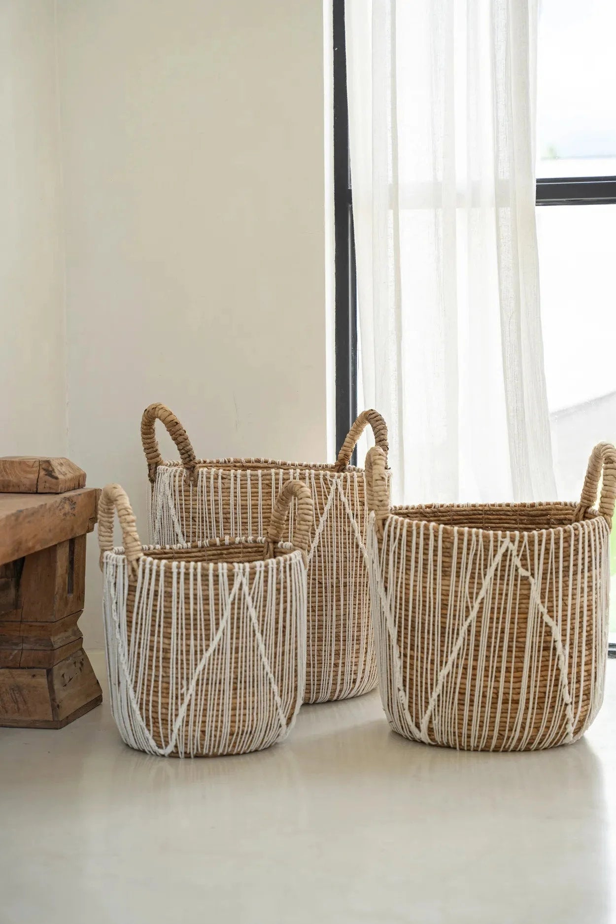 Panier en jonc de mer tressé & macramé avec poignées – H40 cm