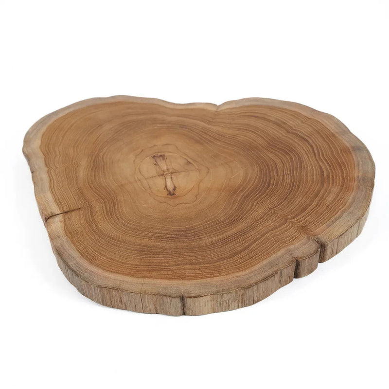 Planche de service en teck massif bord irrégulier – Ø34 cm