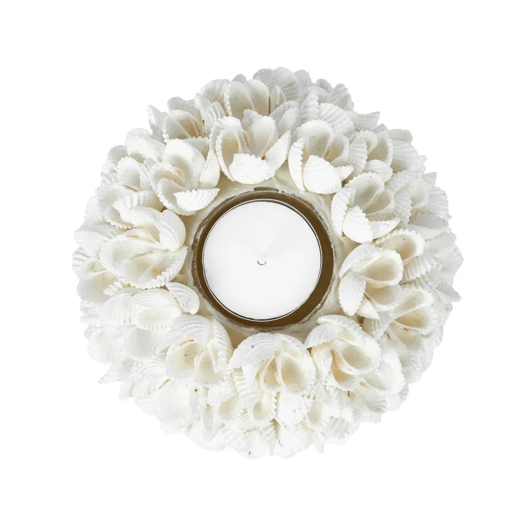 Porte-bougie en coquillages blancs motif floral texturé