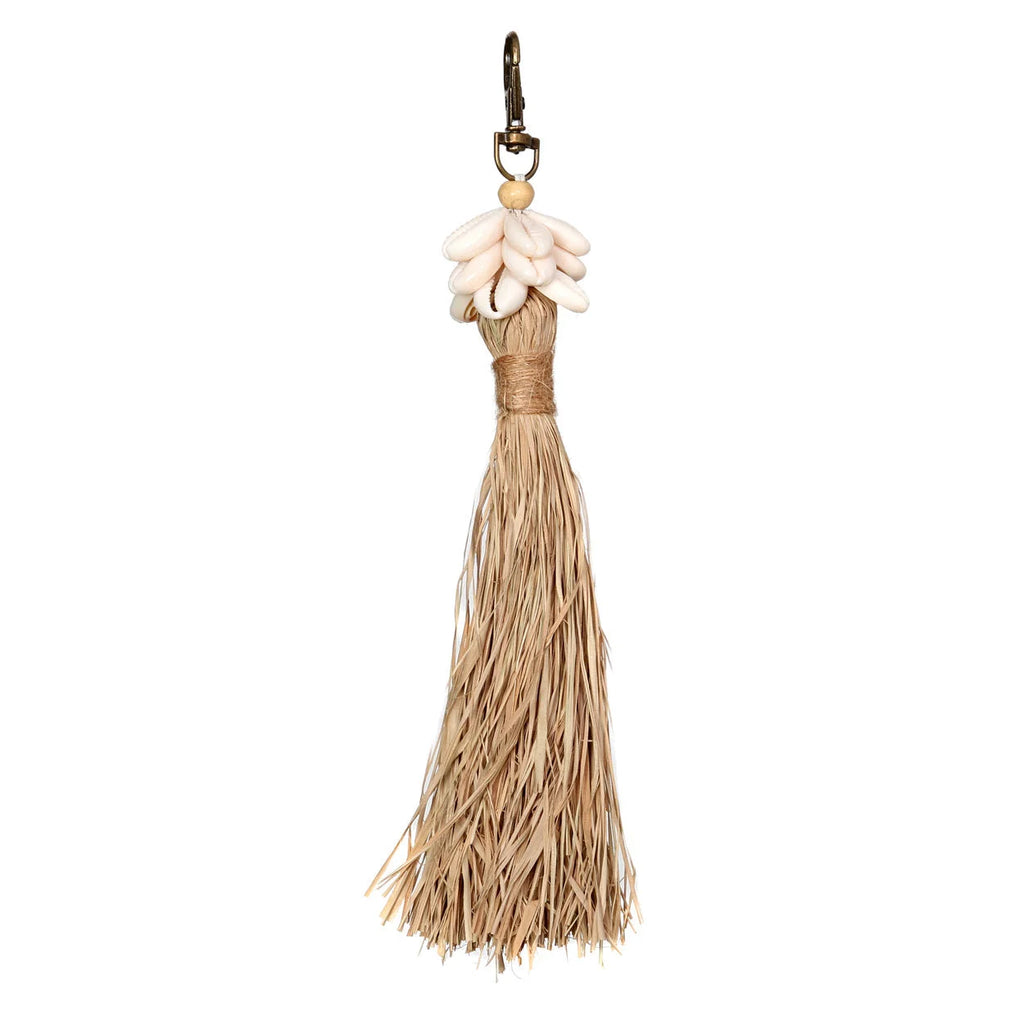 Porte-clés pompon raphia naturel, coquillages blancs, clip métal