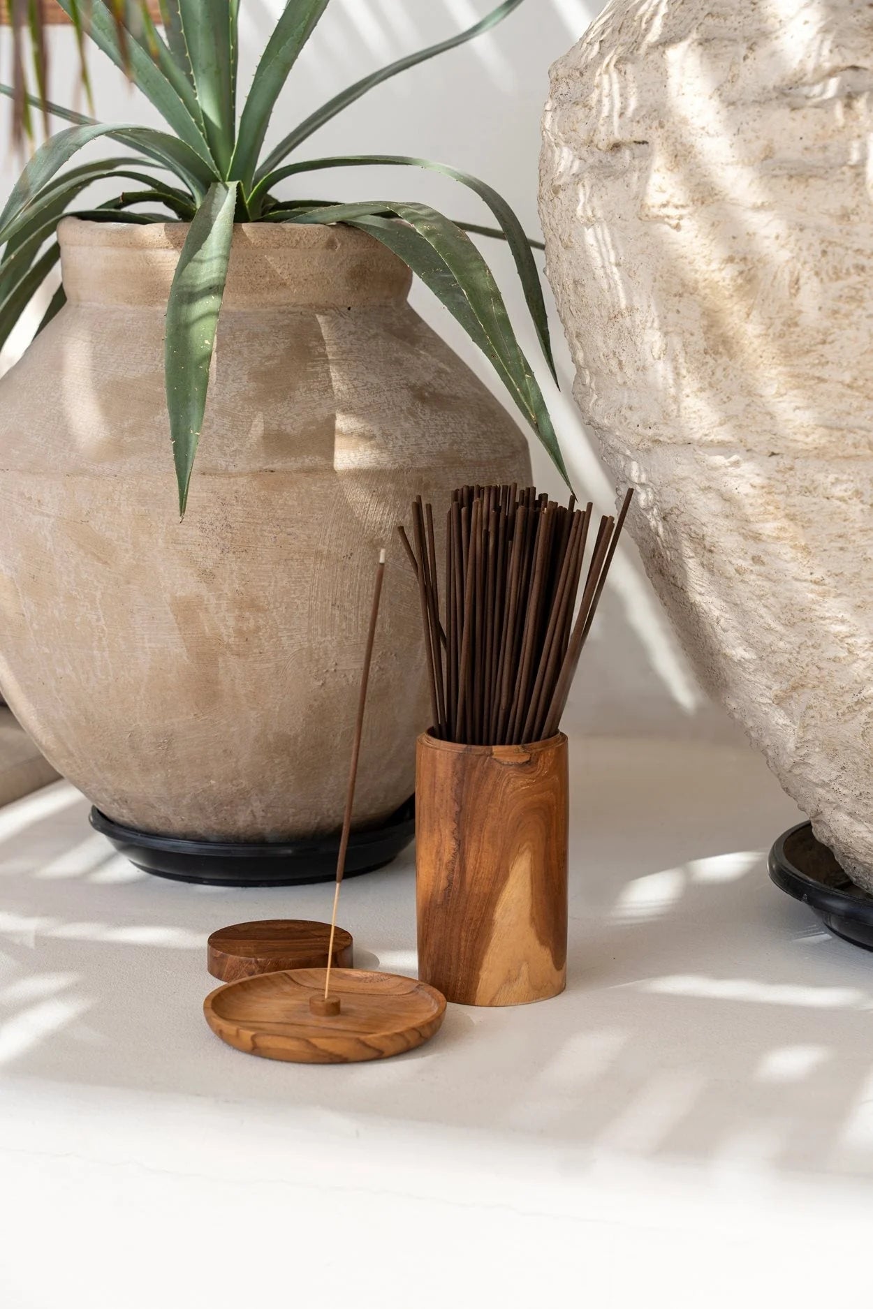 Pot décoratif en racine de teck sculptée H19 cm