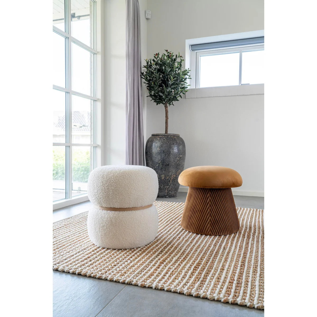 Tabouret pouf en velours ocre moutarde forme champignon Ø39x42 cm
