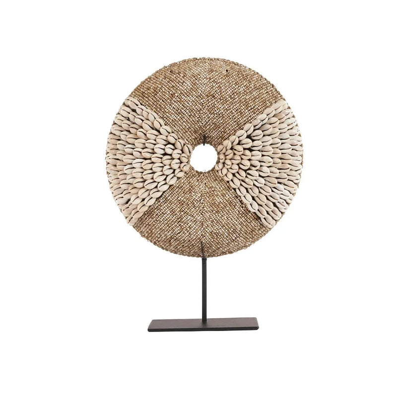 Sculpture décorative ronde en fibres naturelles et coquillages sur socle
