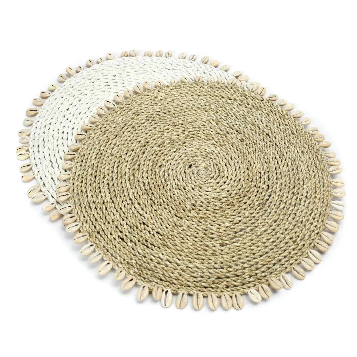 Set de table rond en jonc de mer avec coquillages naturels, deux tapis tressés rond
