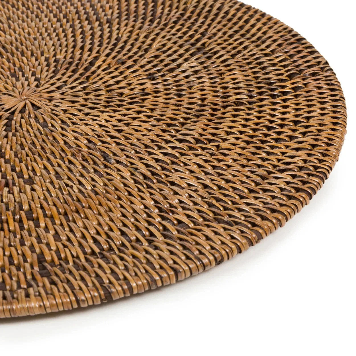 Set de table rond en rotin tressé marron naturel pour décoration de table élégante