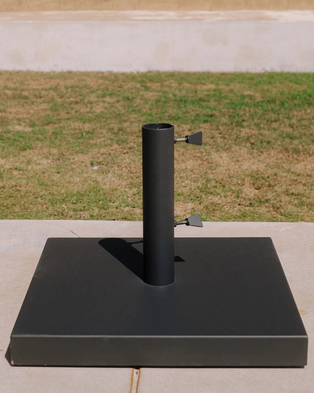 Socle de parasol en acier poudré noir 45 kg carré