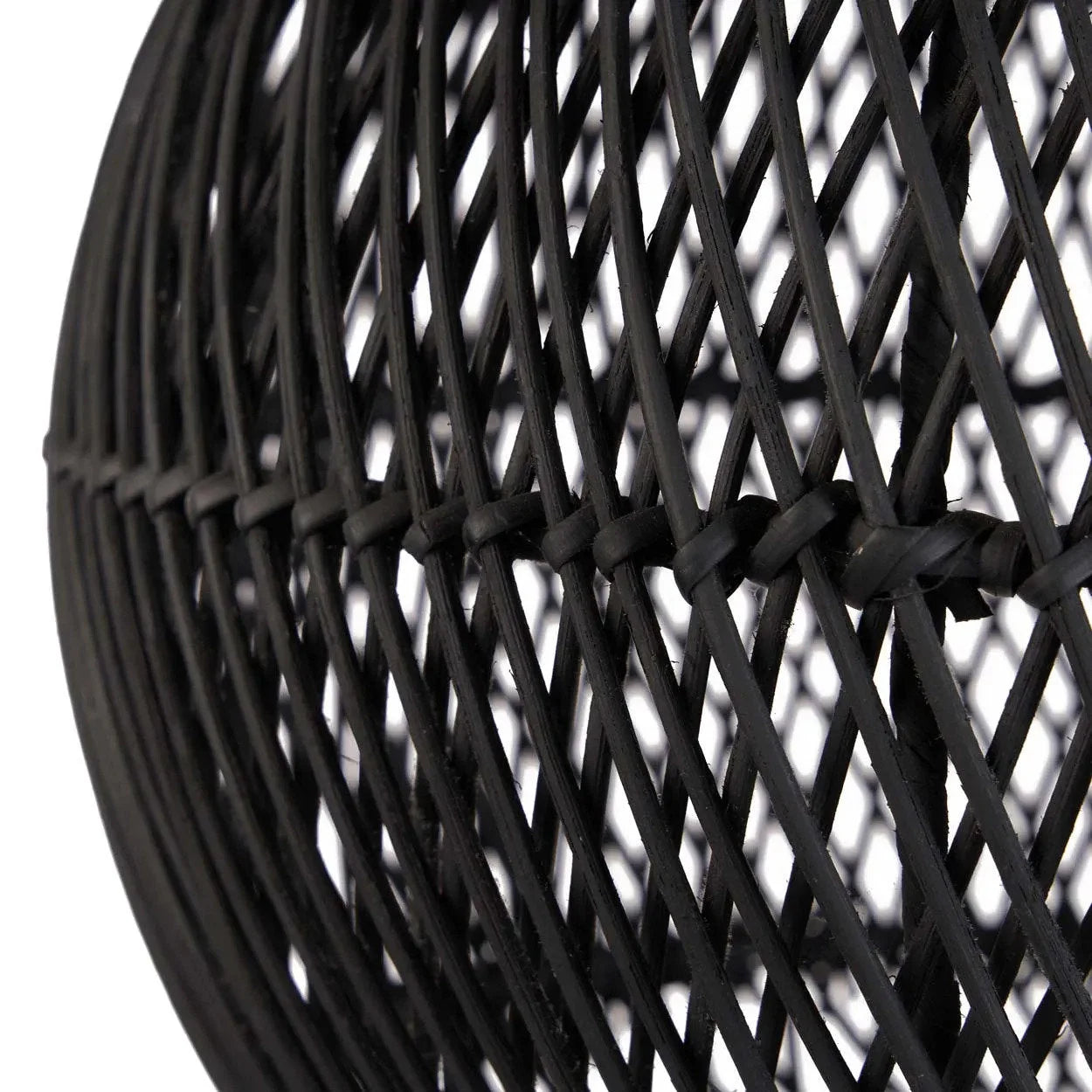 Suspension boule en rotin tressé noir ajouré – Ø30 cm