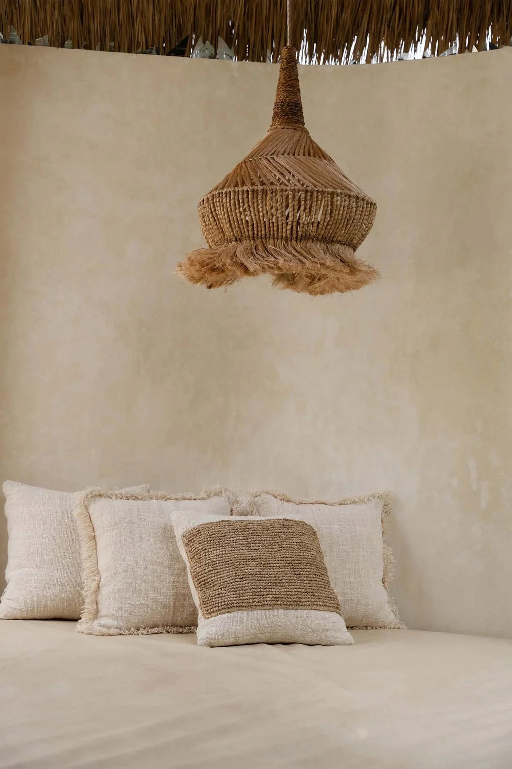 Suspension conique en abaca tressé – Naturel – H70 cm
